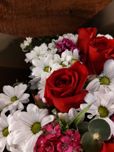 Renkli Çiçekler ve 5 Gül